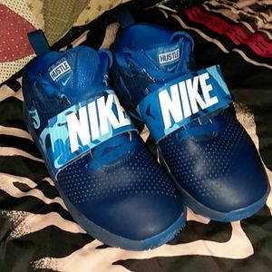 Boys Nike hustle sneaker